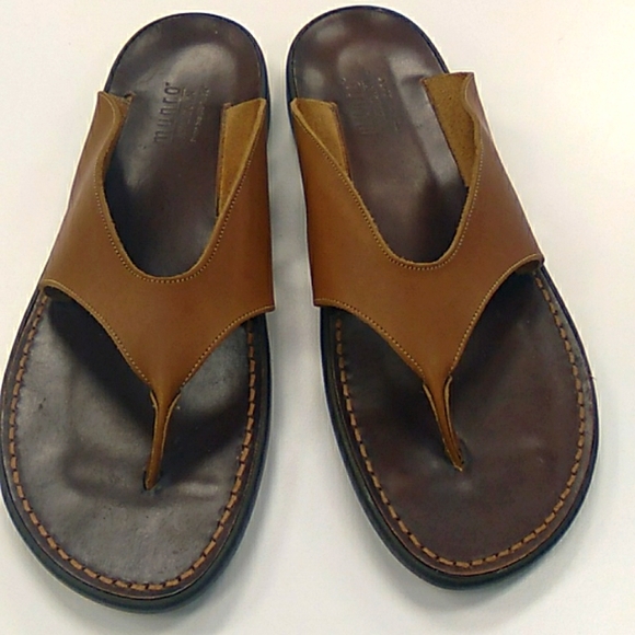 Munro Sport Tan leather flip flops 12N